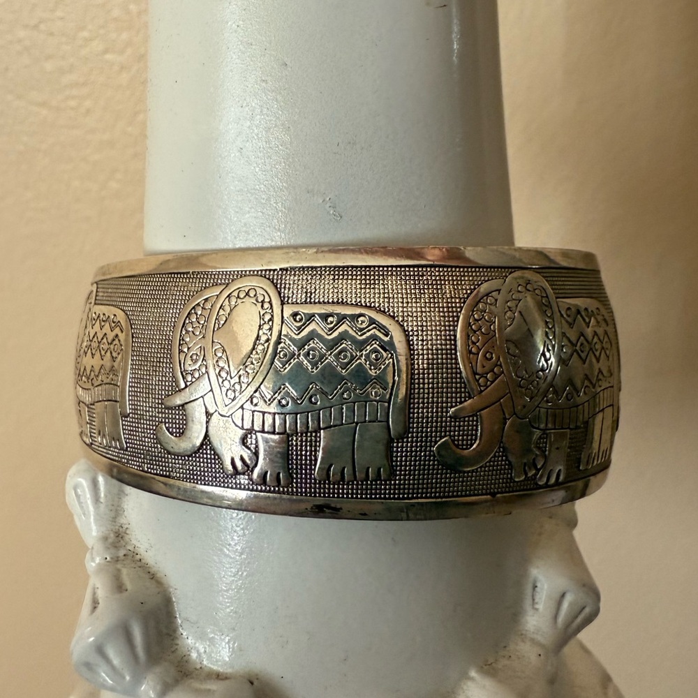 Ethnic‎ Silvertone Cuff bracelet Adjustable Etched Elephants Trunk Up Good Luck
